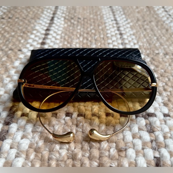 Bottega Veneta Drop Aviator Sunglasses in Black/Yellow (Preowned Like NEW) - Picture 1 of 13